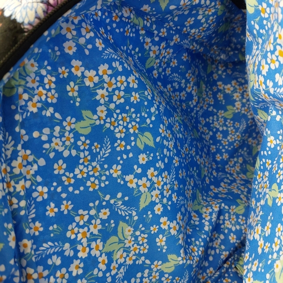 XL Campus Backpack Daisies NWT - Picture 6 of 7